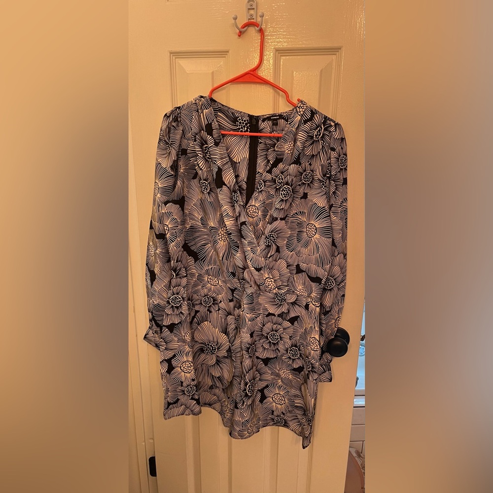 Express romper size L